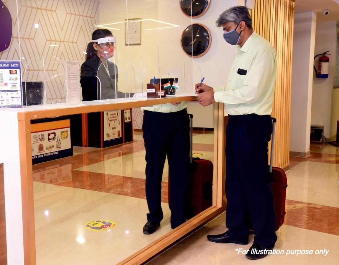 Oyo Flagship Hotel 9 Surat Eksteriør bilde